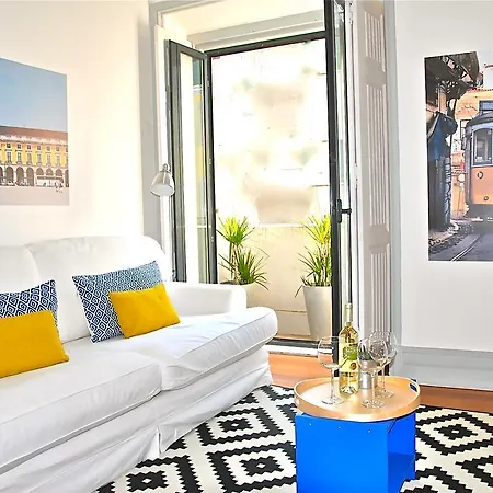 Family In The Center Of Apartment Lisbon